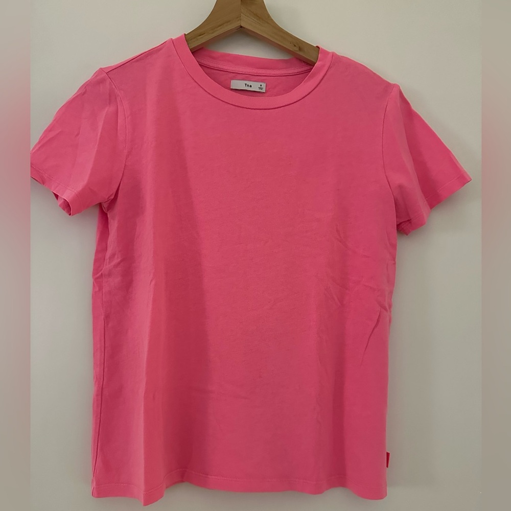 Aritzia TNA Bright/Neon Pink Cotton Tee Shirt (S)